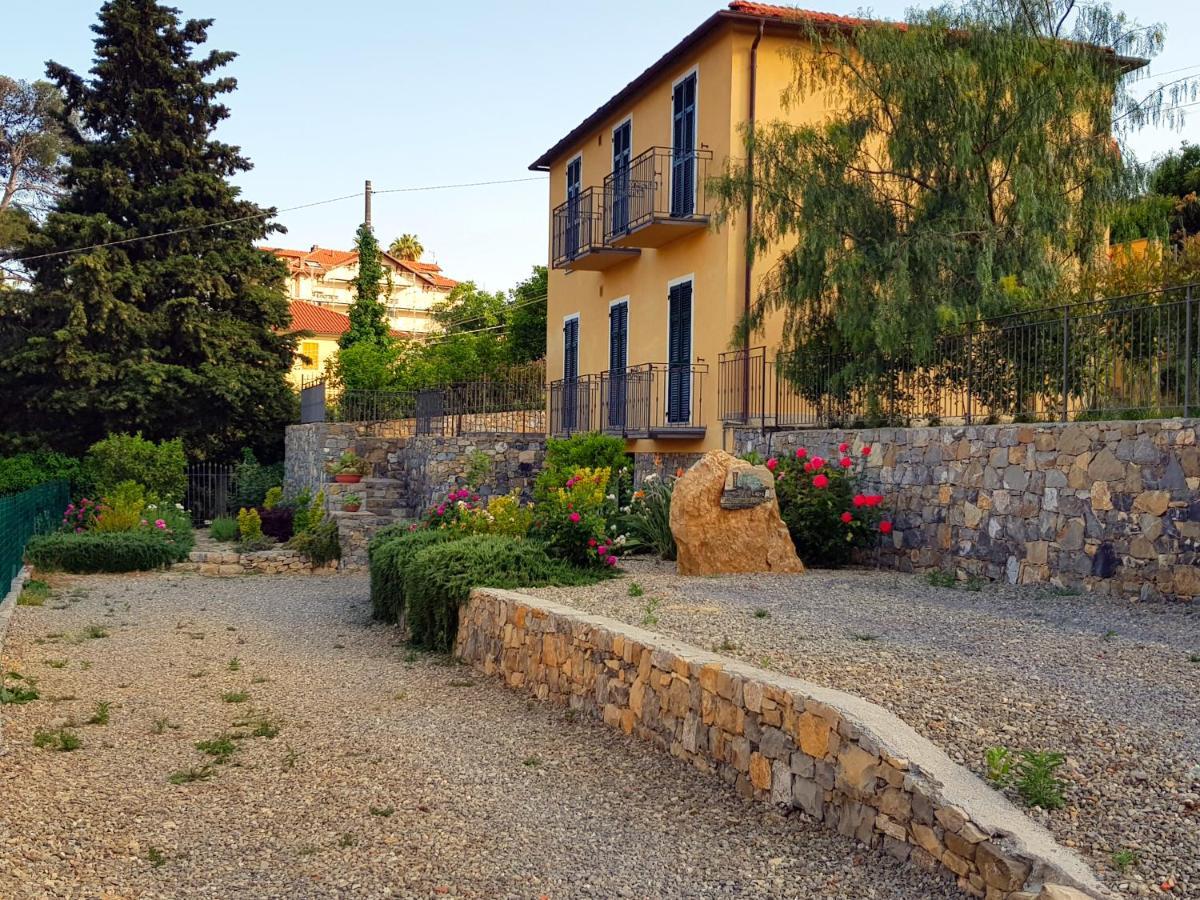 Villa Casa Laura Imperia Exterior foto